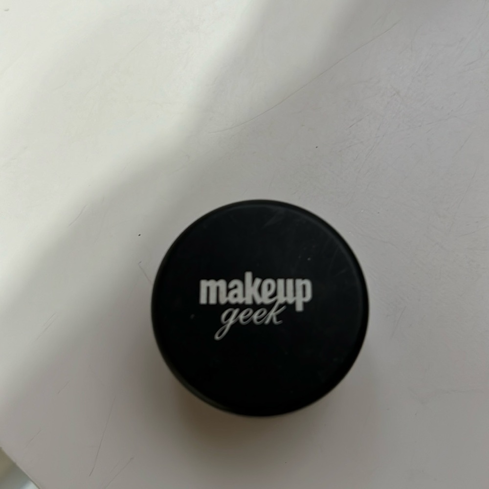 Makeup Geek Utopia Glitter Pigment - Picture 2 of 4